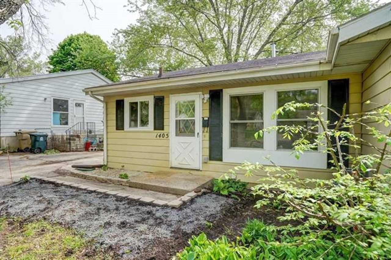 1405 Prairie Rd - Photo 2 of 50