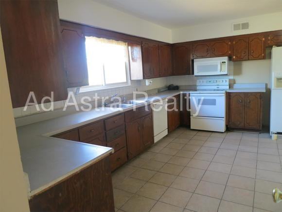 1150 N Mart-way Dr - Photo 2 of 10