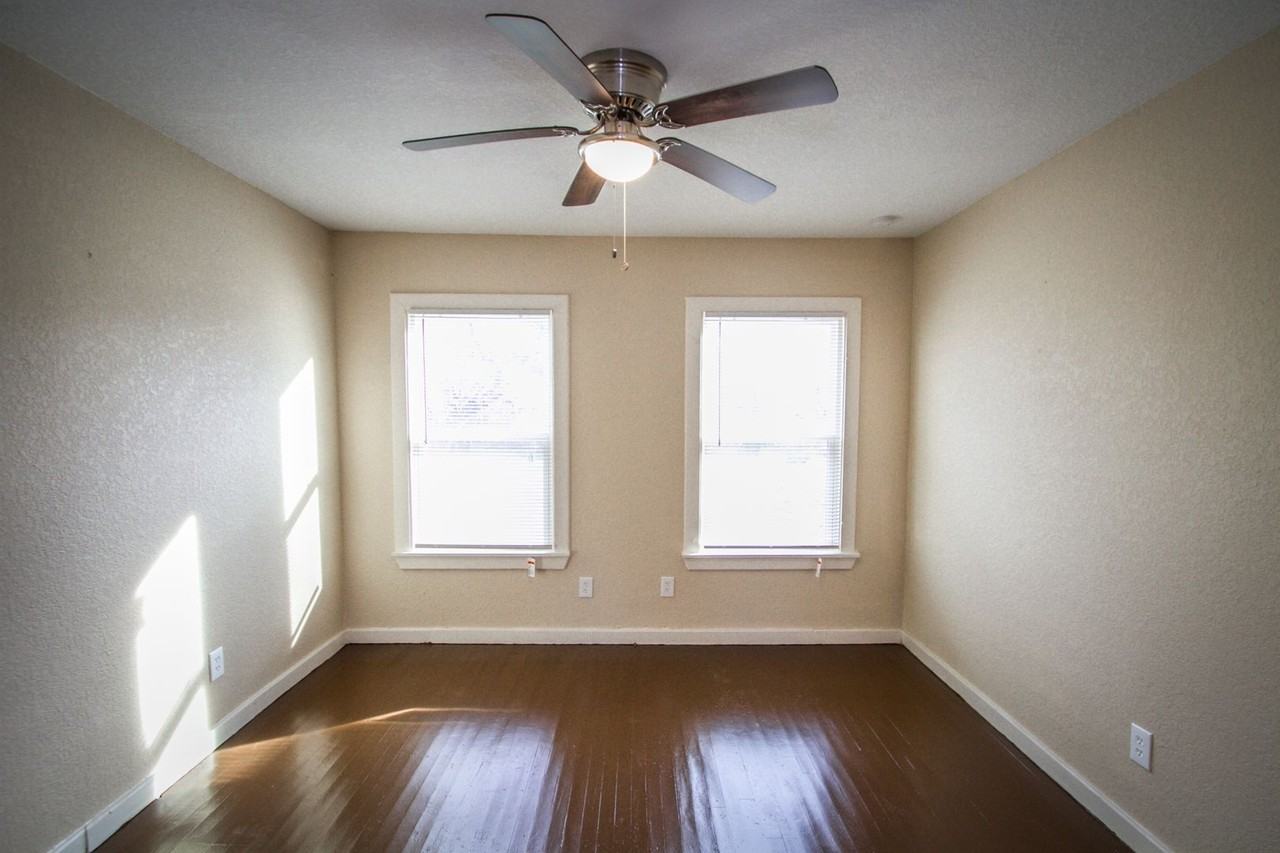 934 Poinsettia - Photo 6 of 33