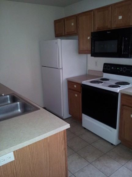 3508 Zinnia Dr - Photo 3 of 9