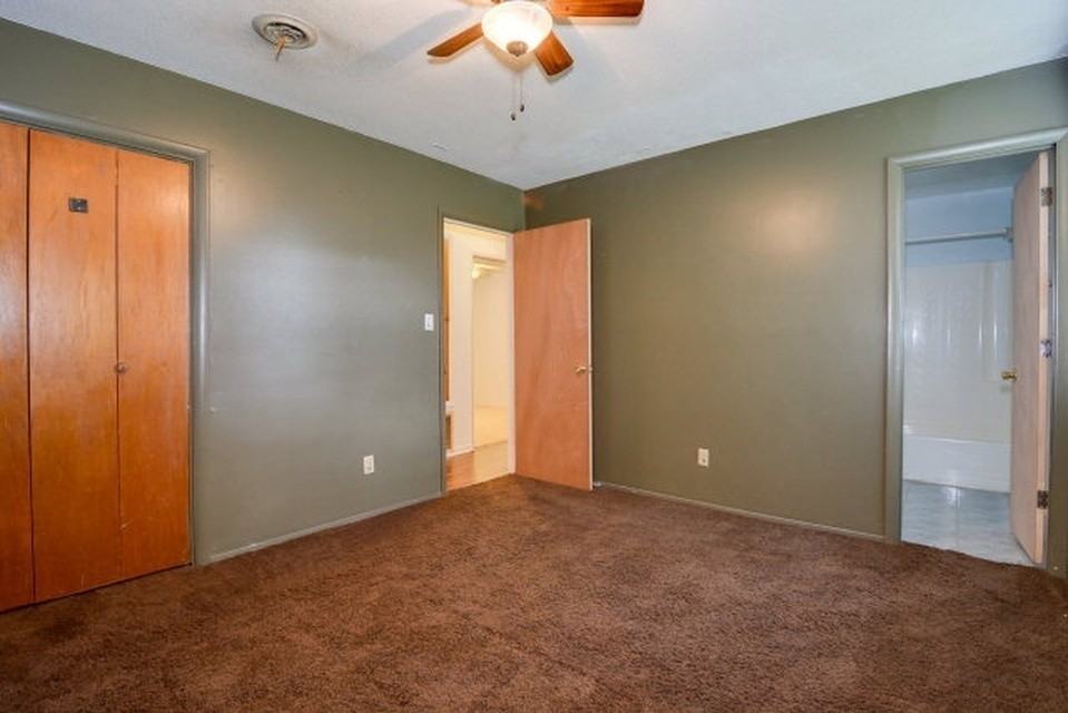 2396 Travis Pines Dr - Photo 3 of 16