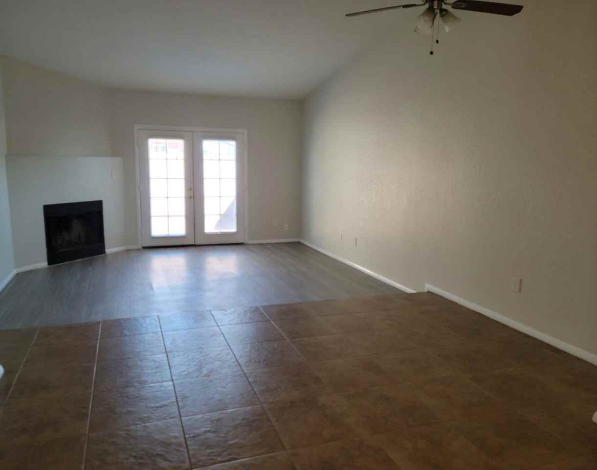 2426 W Earll Dr - Photo 3 of 11