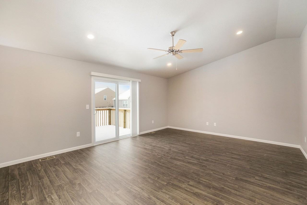 4041 Watertown St - Photo 3 of 17