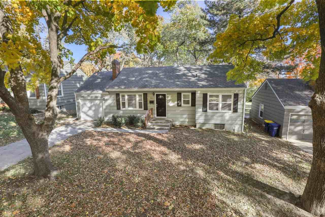 5817 Beverly Ave - Photo 2 of 16