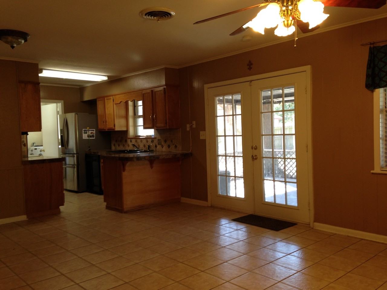 9492 Boxwood Dr - Photo 4 of 14