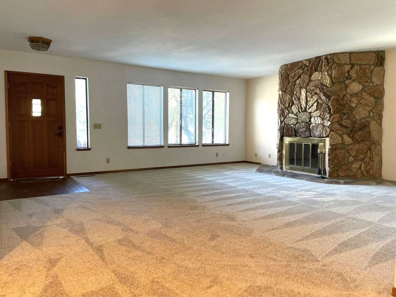 12910 Roadrunner Dr - Photo 3 of 27