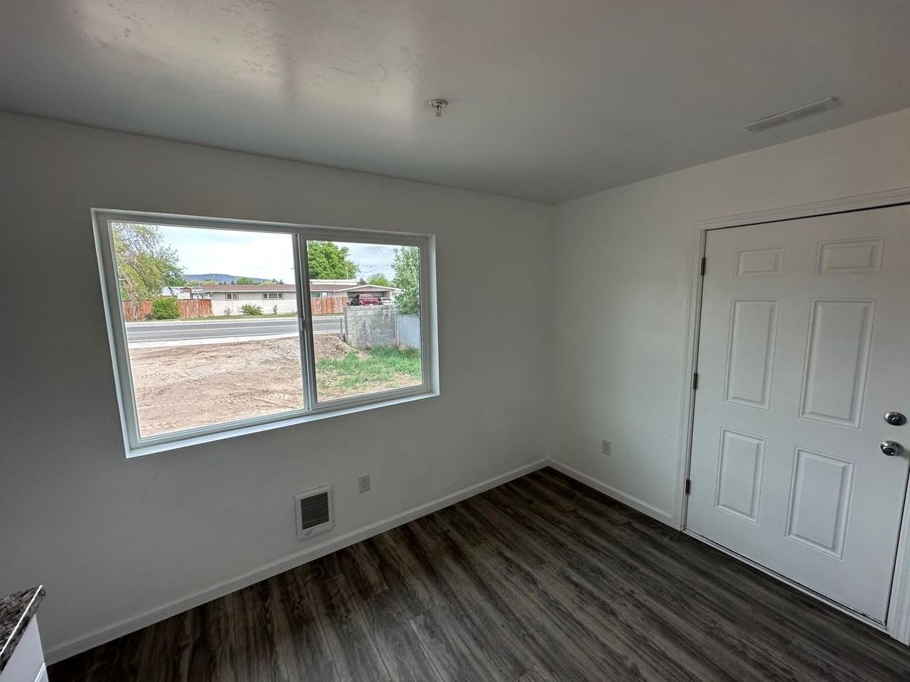 3918 Homedale Rd - Photo 5 of 11