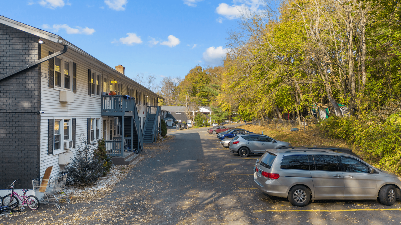 Hillside Gardens - Photo 2 of 4