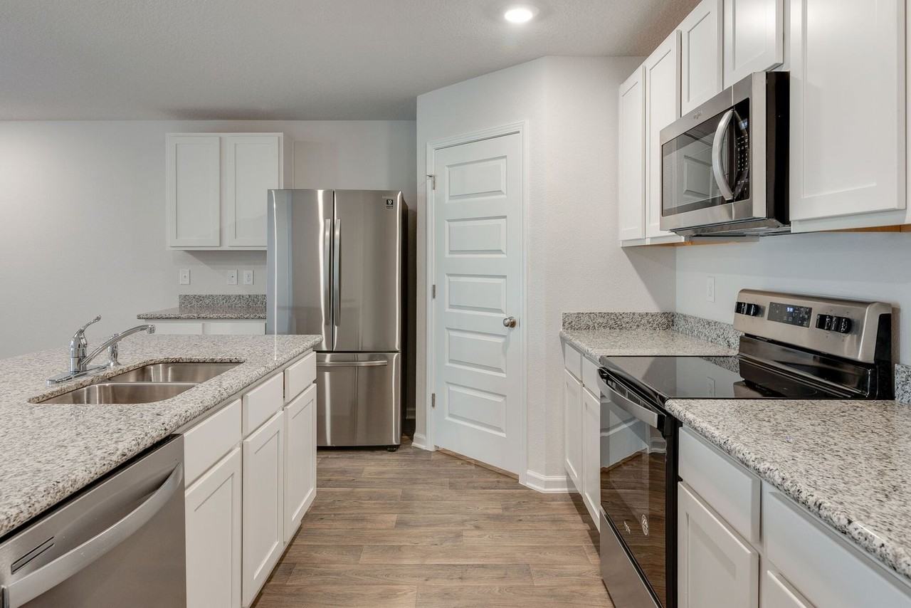 5614 Tristan Ct - Photo 3 of 28