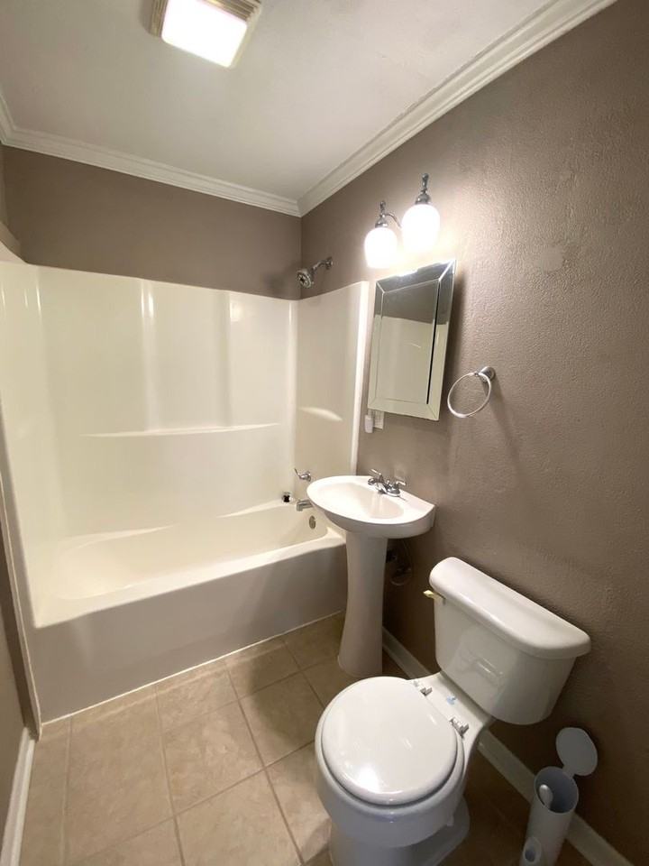 1311 W Maywood Ave - Photo 6 of 8