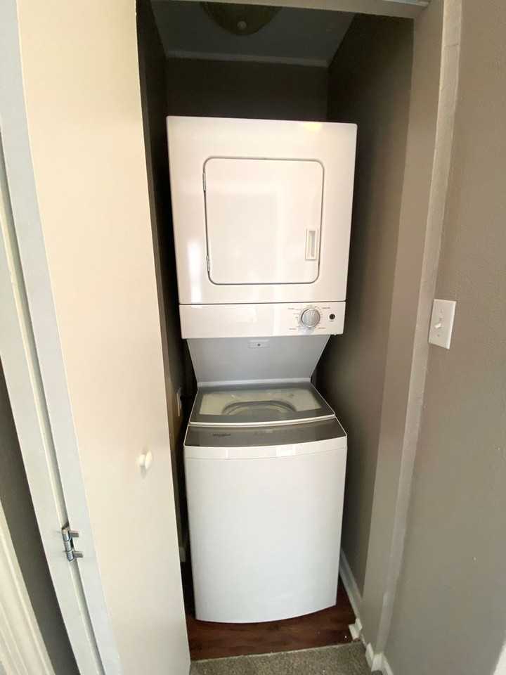 1311 W Maywood Ave - Photo 7 of 8