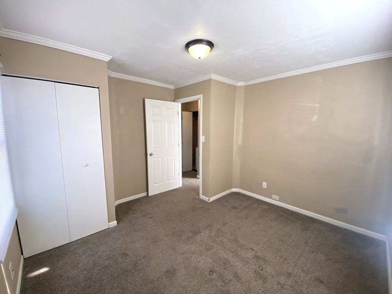 1311 W Maywood Ave - Photo 4 of 8