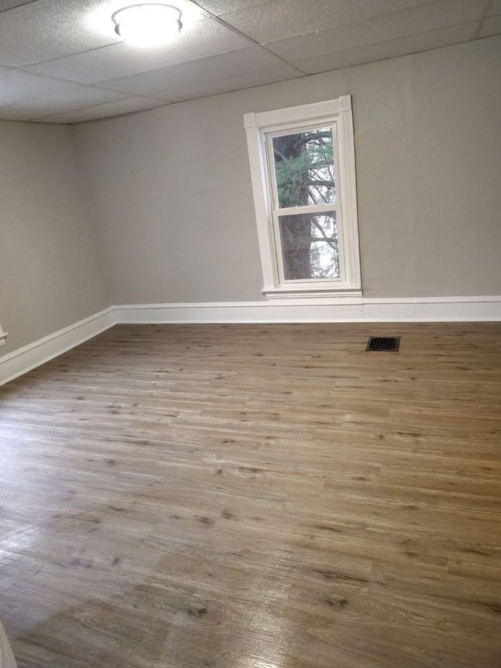 16837 Carr Hill Rd - Photo 2 of 15