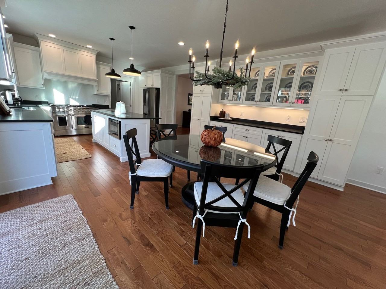 83 Robinson Ln - Photo 3 of 10