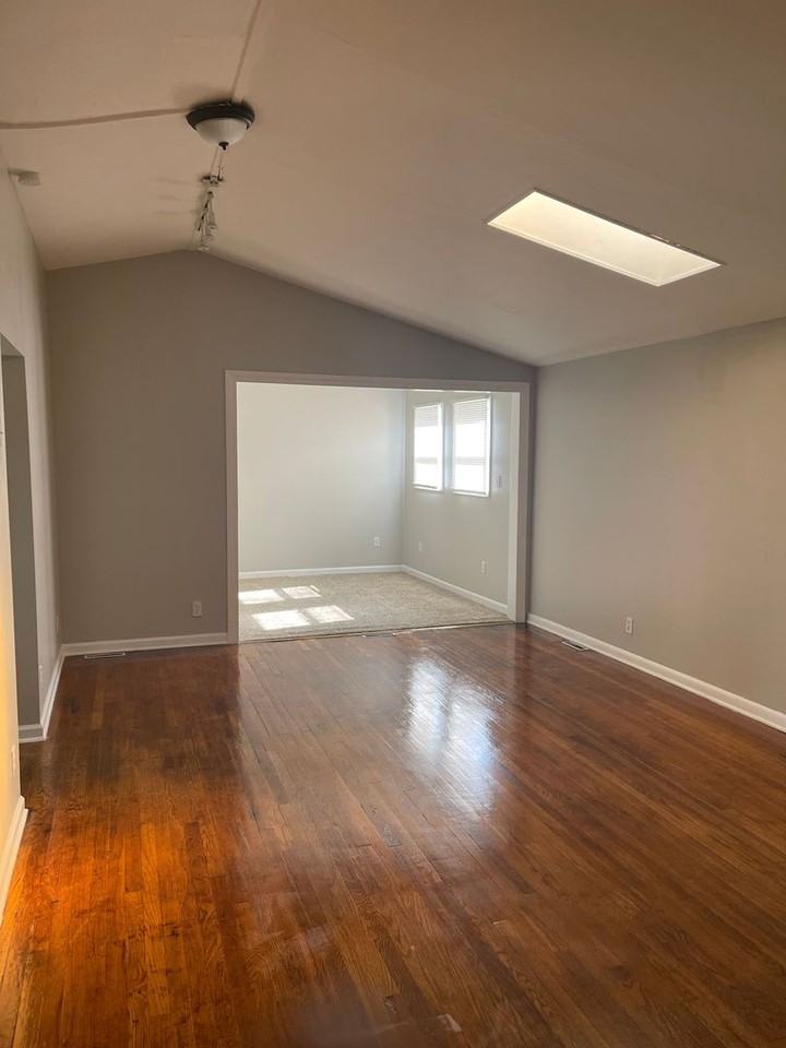 7704 E 75th Ter - Photo 4 of 30