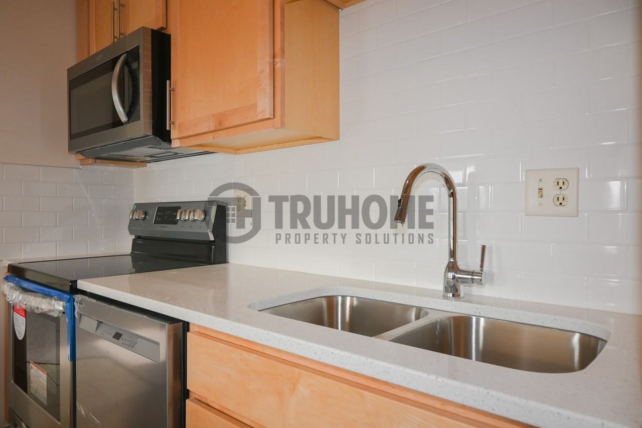 Park Towers-501 7th St. S. - Photo 3 of 37