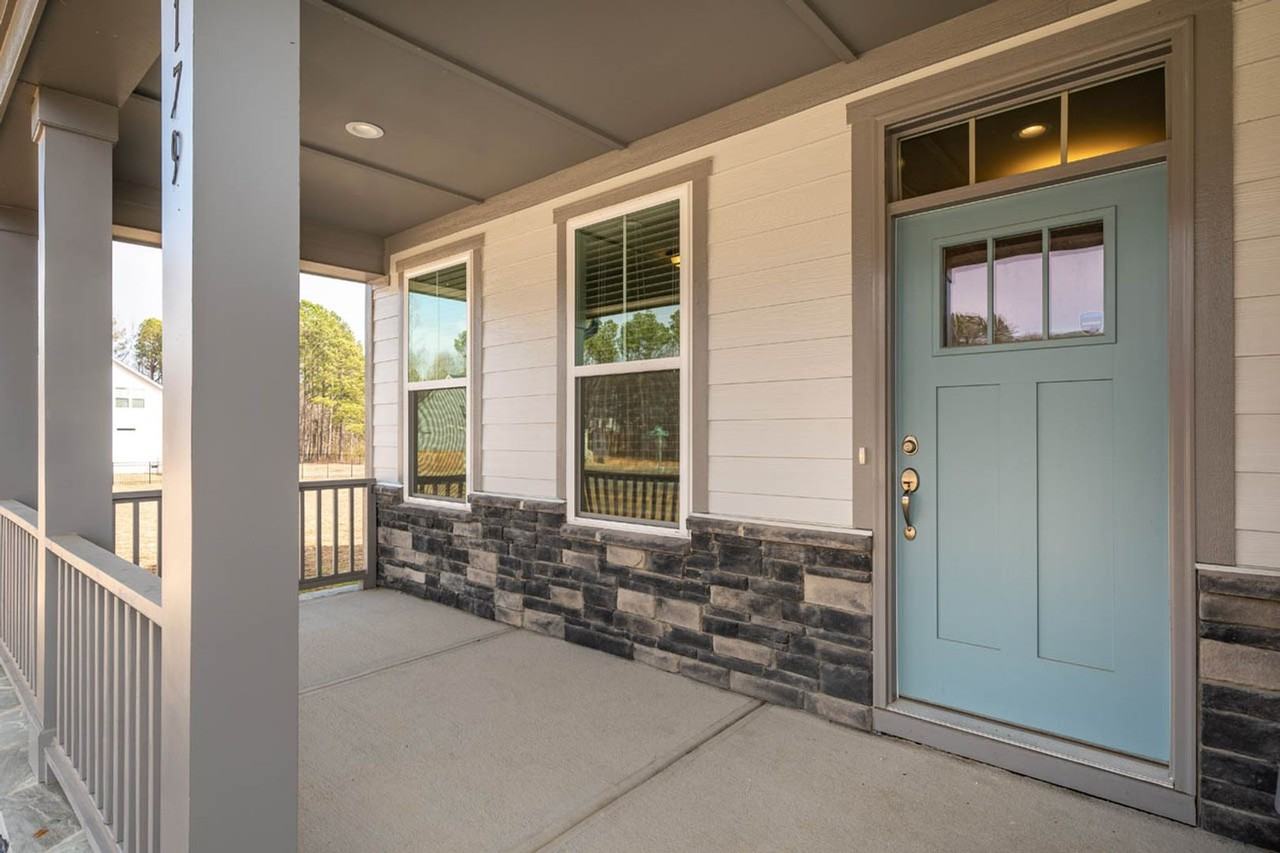 179 Castle Pond Way - Photo 3 of 50