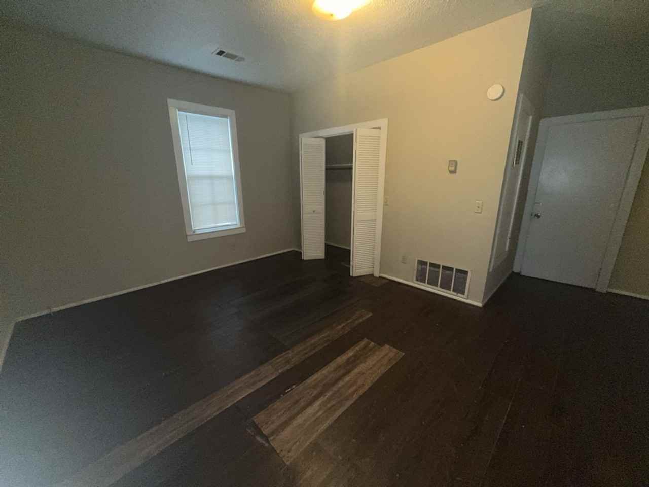 916 Lawyers Ln - Photo 4 of 6