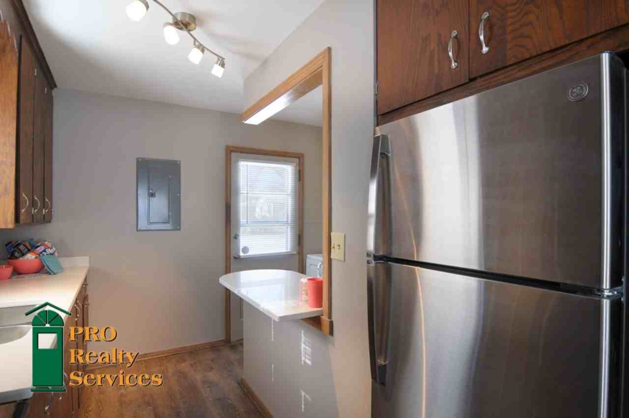 5627 Knox Ave N - Photo 2 of 20