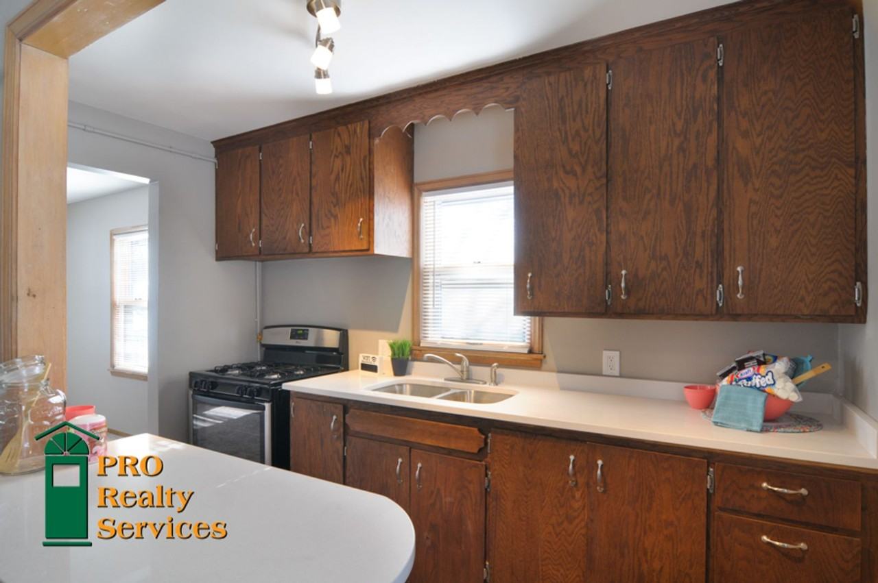 5627 Knox Ave N - Photo 3 of 20