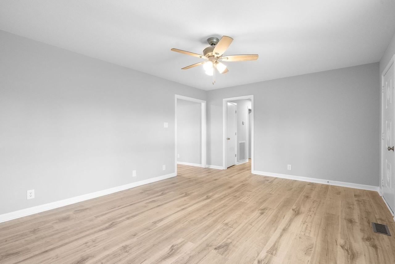 2214 Glory Dr - Photo 5 of 26