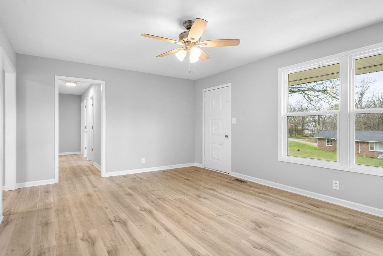 2214 Glory Dr - Photo 6 of 26