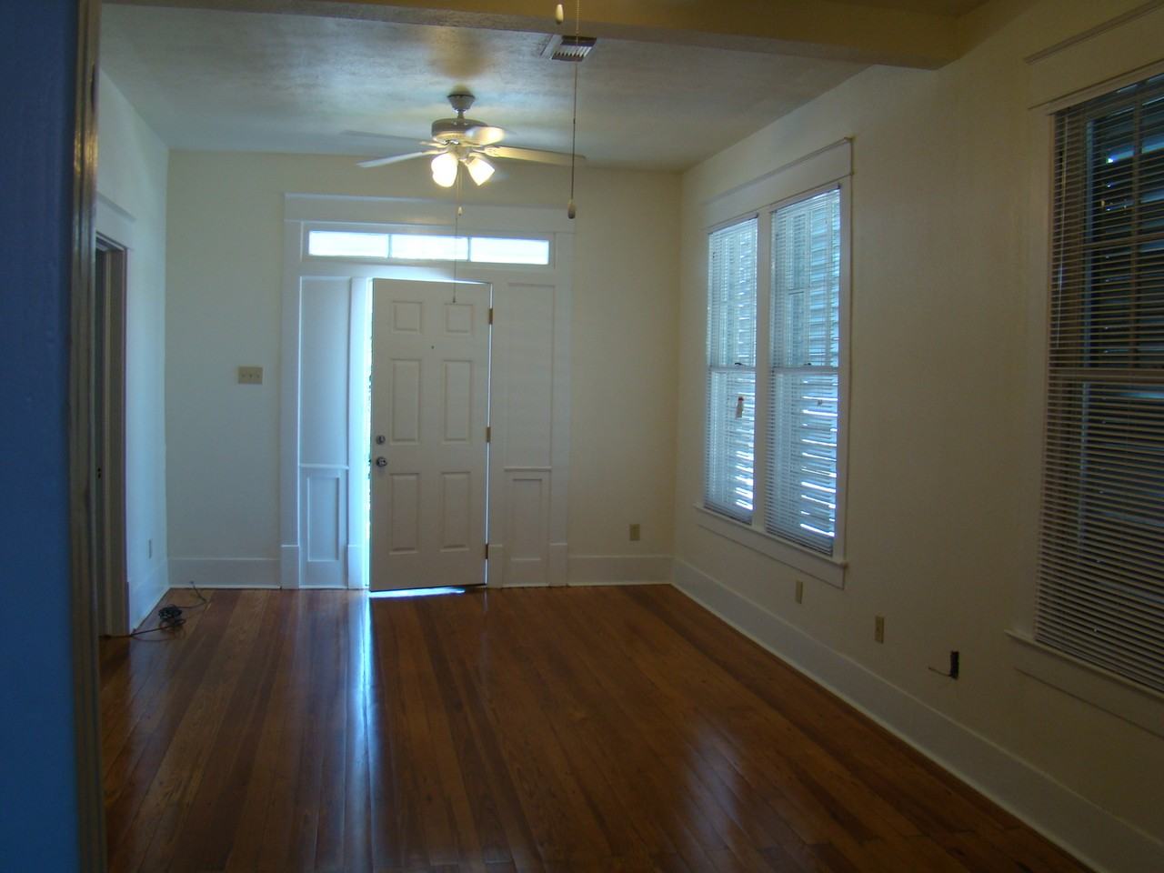2410 31st St - Photo 5 of 19