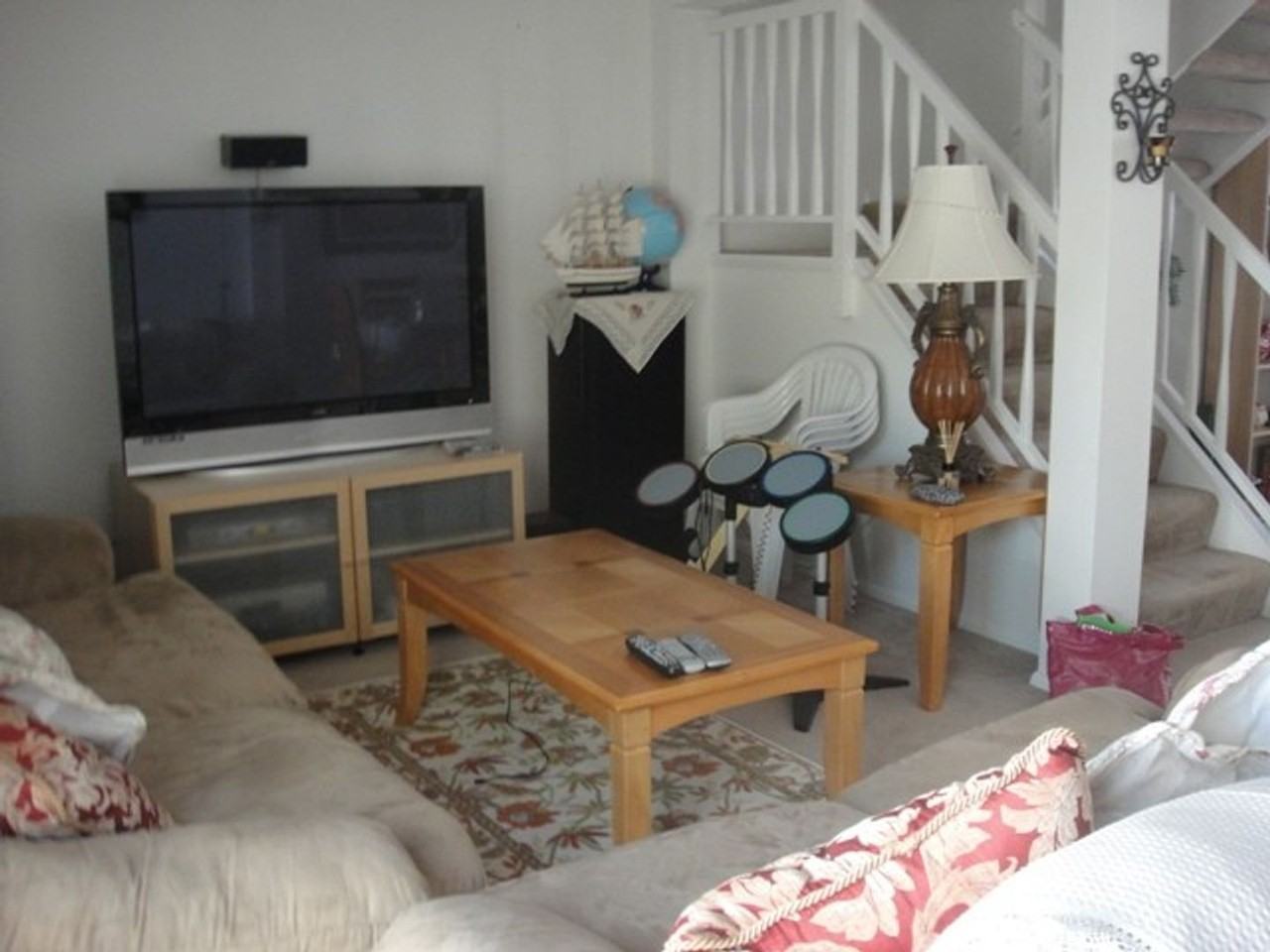 465 Bryson Ct - Photo 3 of 6