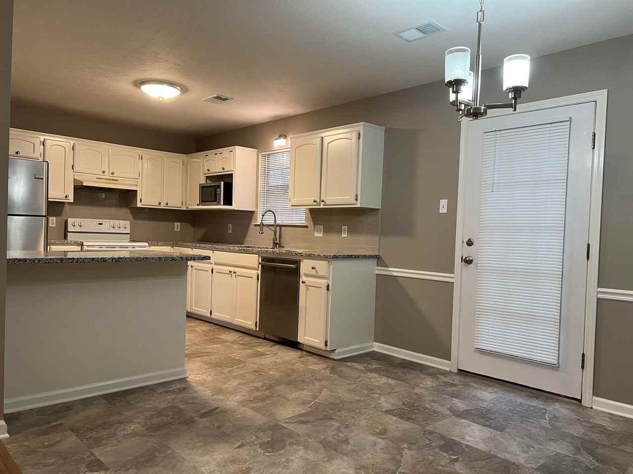2595 Jayme Cir - Photo 3 of 20