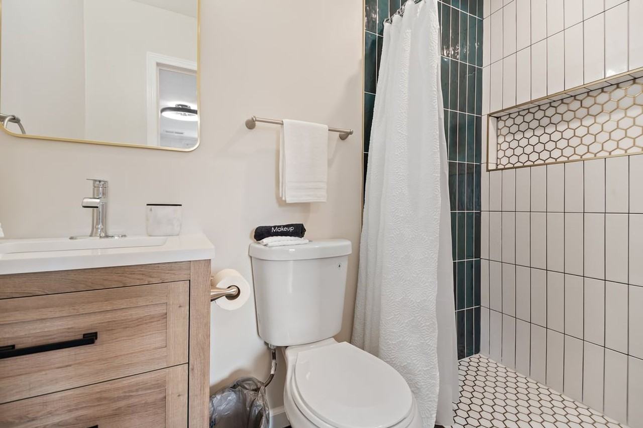 1301 E 67th St - Photo 6 of 28