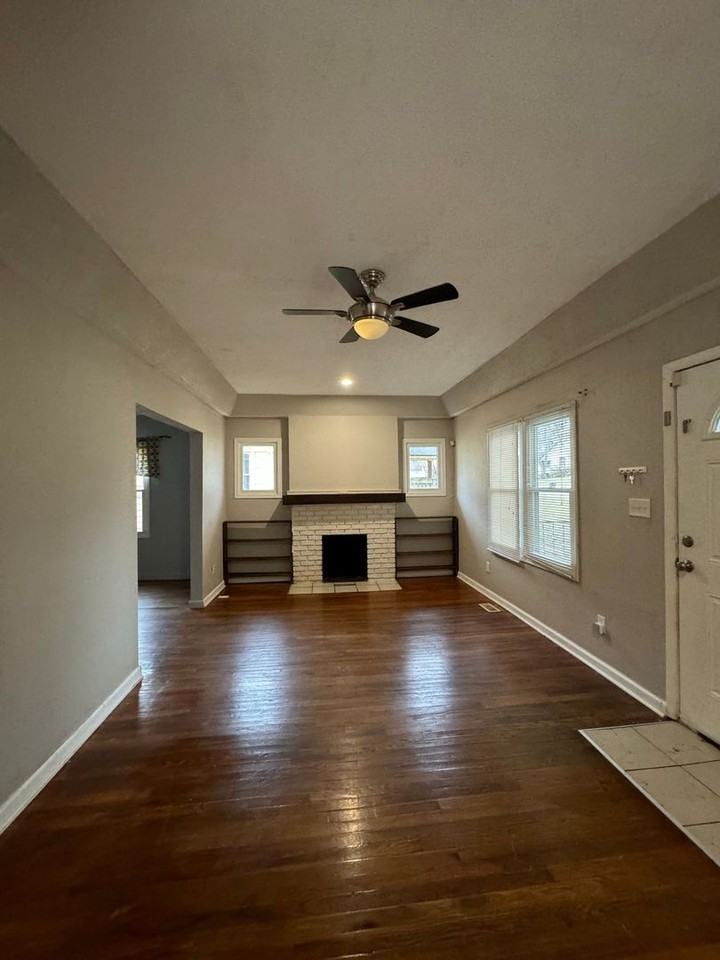 4237 E 62nd St - Photo 3 of 28