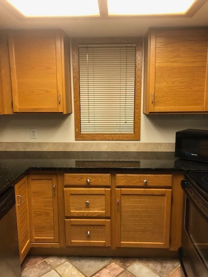 2800 Sundown Ln - Photo 5 of 32