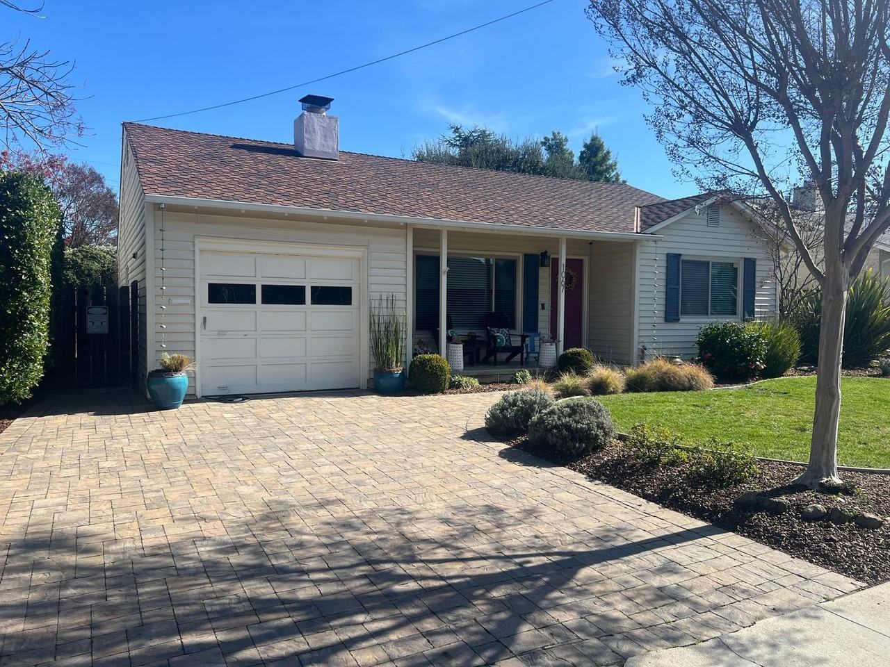 1067 Nilda Ave - Photo 2 of 28