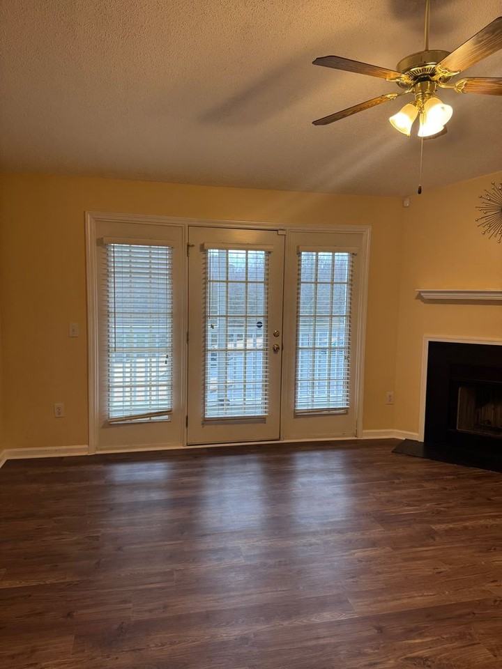 308 Pelham Square Way - Photo 3 of 20