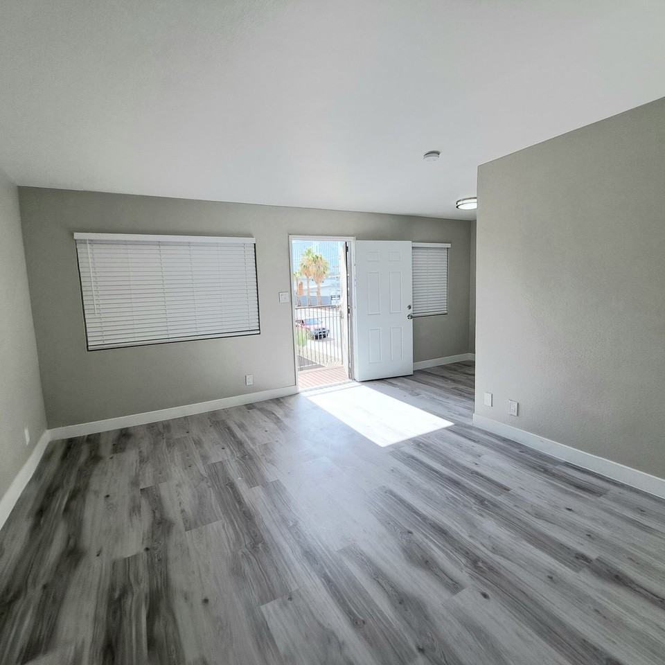 2556 South Van Patten Street - Photo 4 of 22