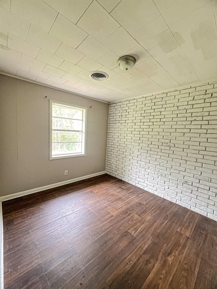 410 West Tennis Street - Photo 4 of 10