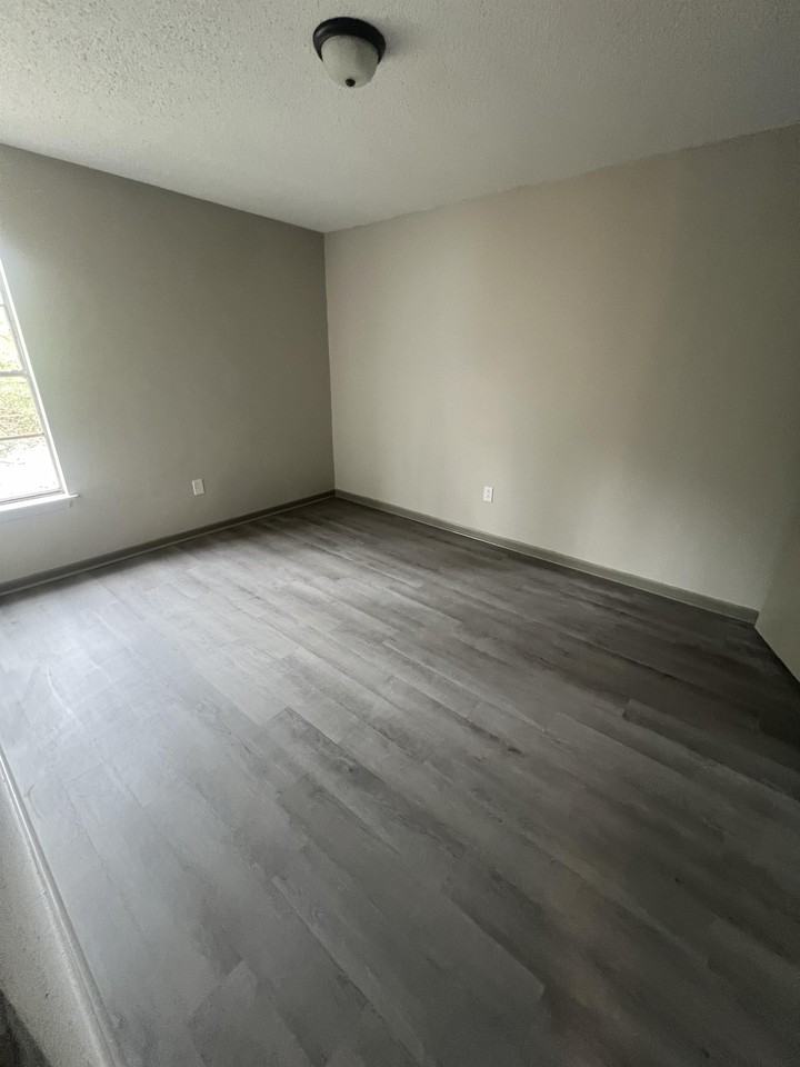 1704 1/2 Anderson - Photo 5 of 34