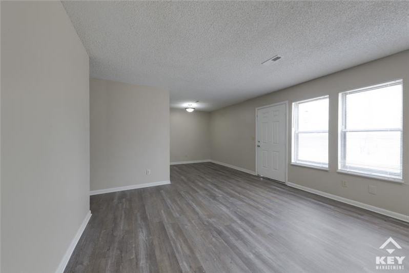 818 W Mentor St - Photo 3 of 16