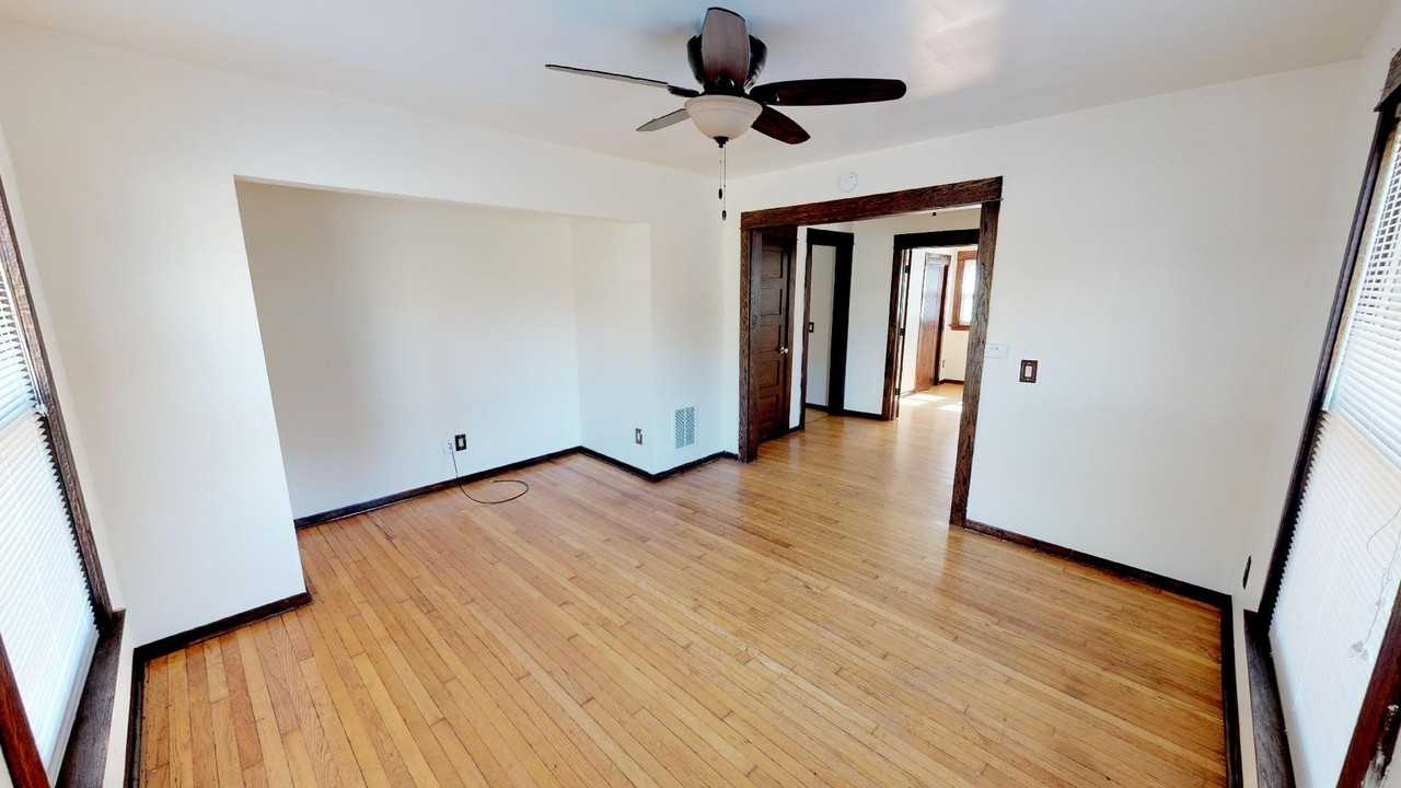 225 N Blair St - Photo 3 of 24