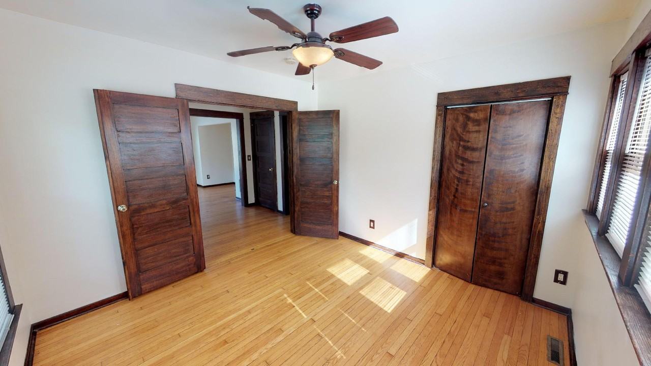 225 N Blair St - Photo 7 of 24