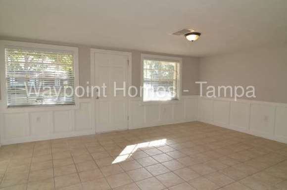 5305 Reef Dr - Photo 2 of 18