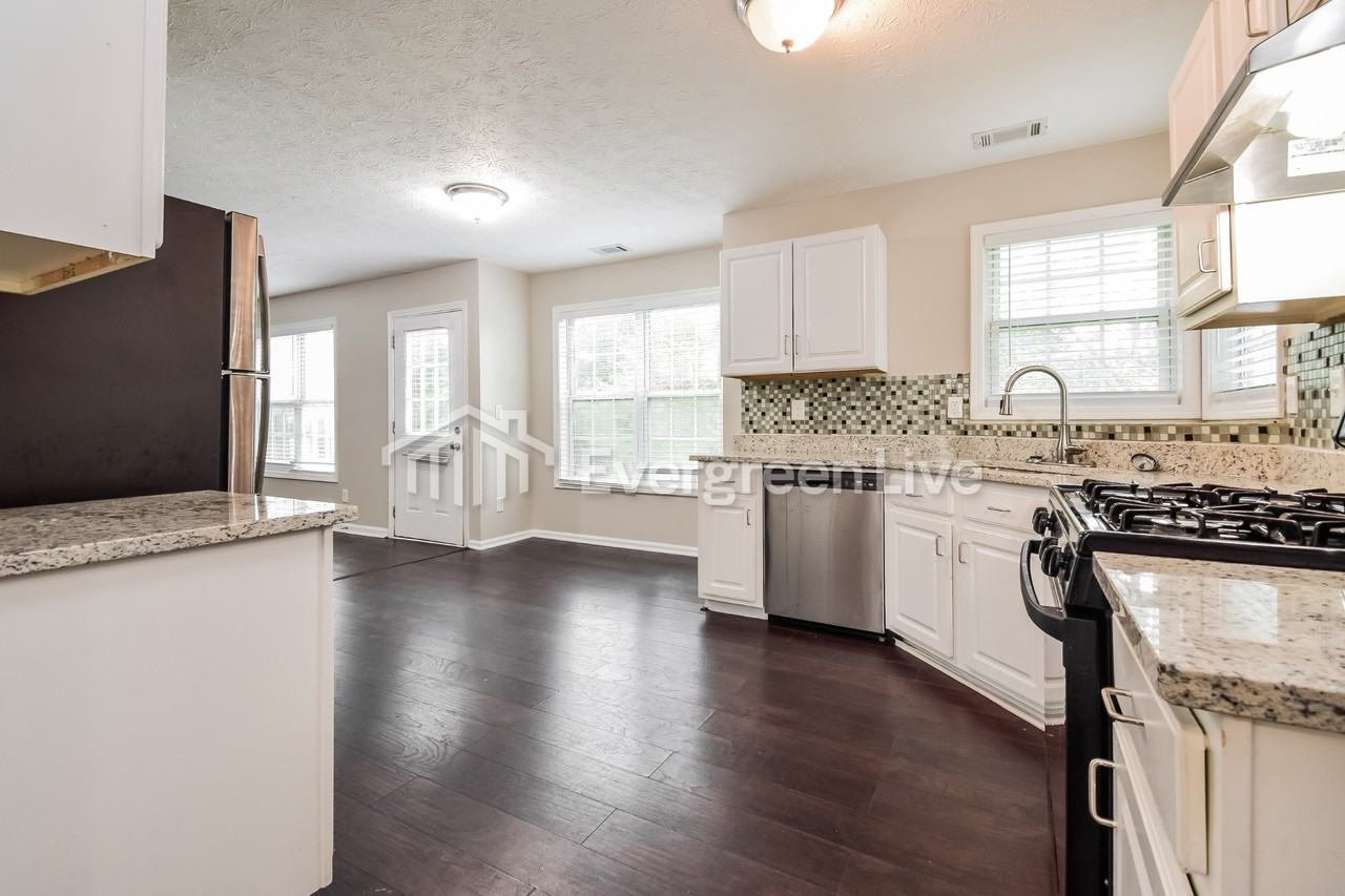 3689 Patti Pkwy - Photo 4 of 12