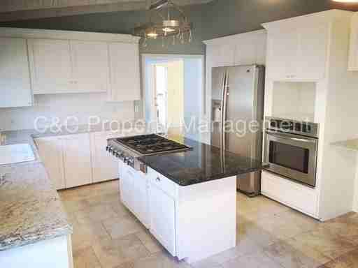 3750 Whitman Cir - Photo 2 of 6