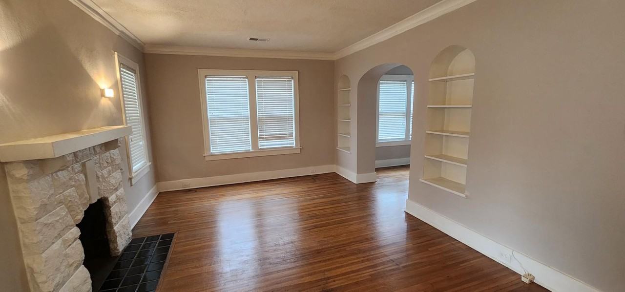 1304 S Barksdale St - Photo 3 of 20