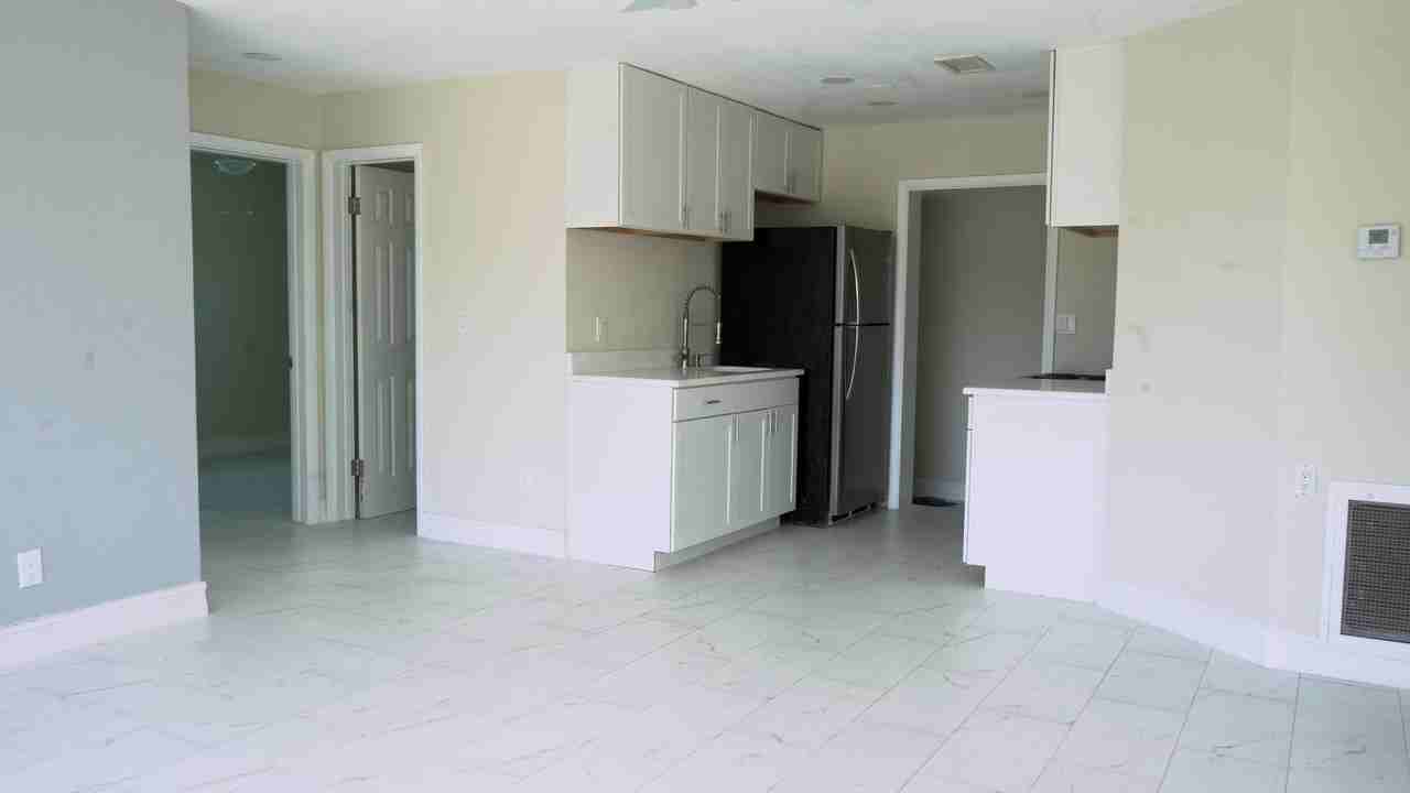 339 6th Avenue - Photo 4 of 20