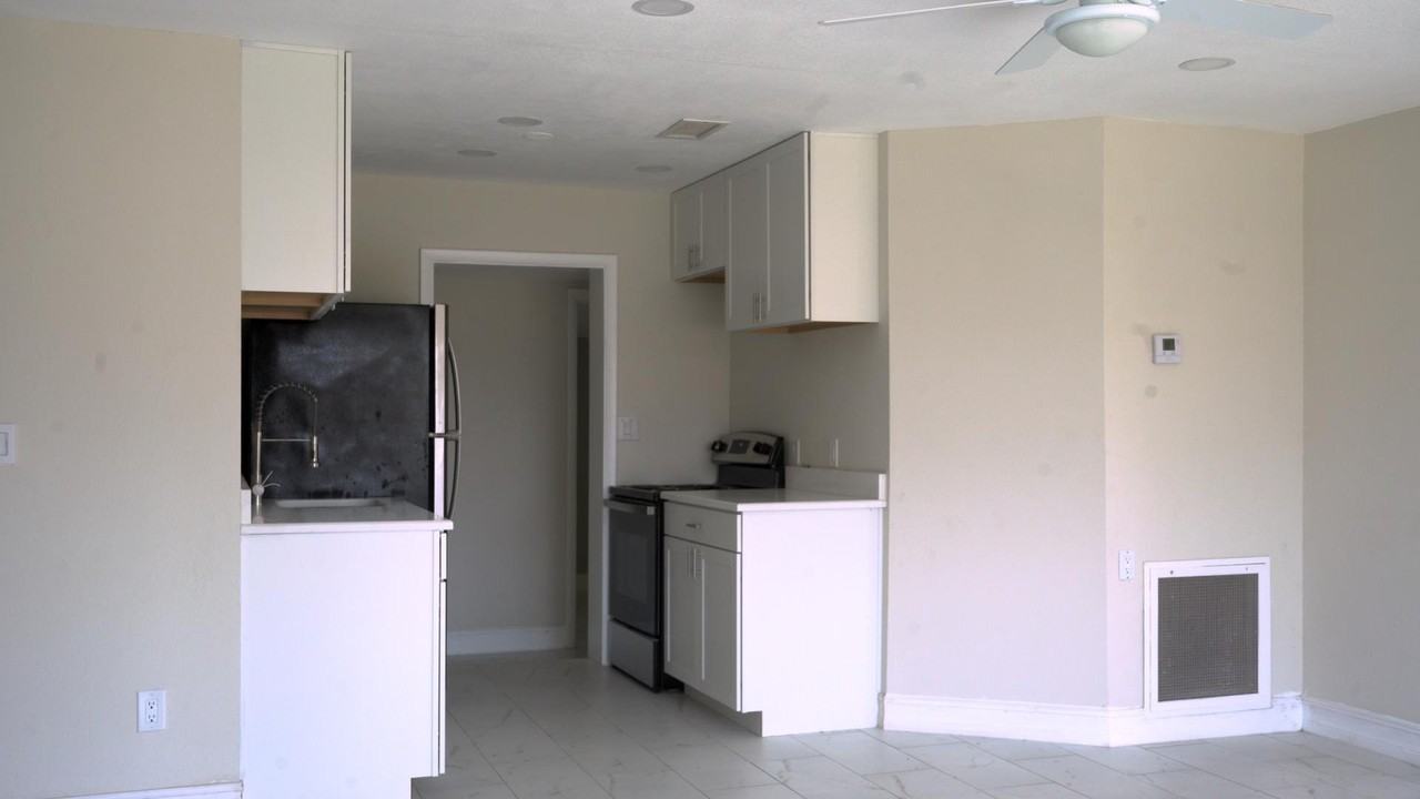 339 6th Avenue - Photo 6 of 20