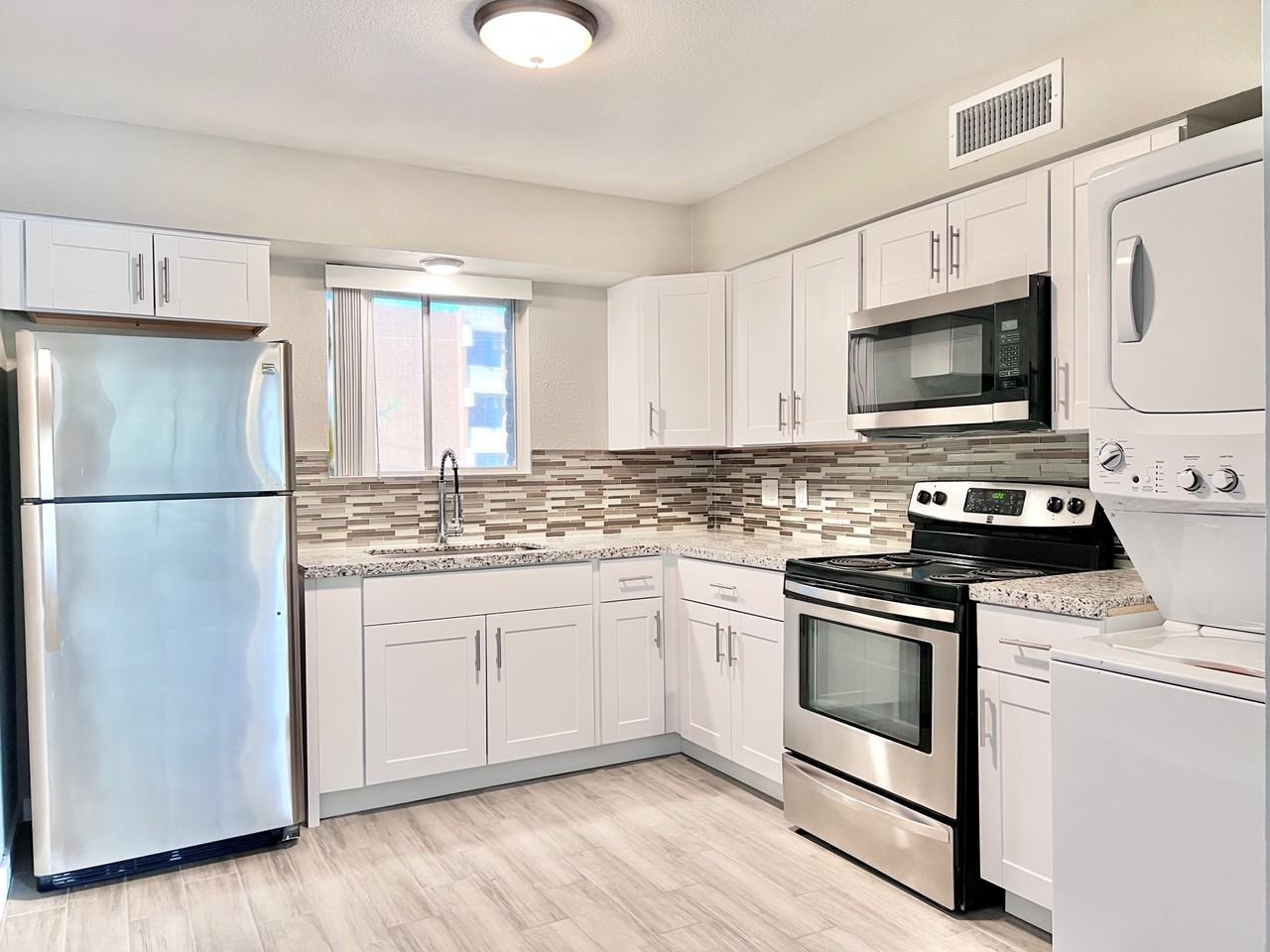 3031 N 36th St #27 - Photo 5 of 34