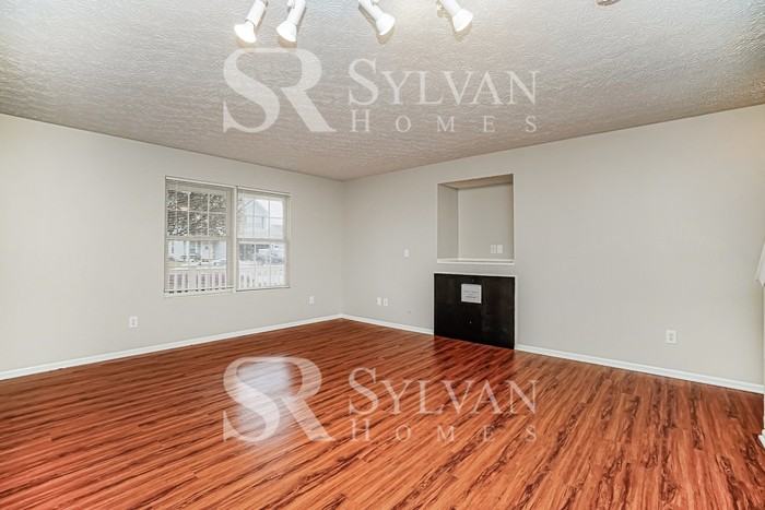3983 Graves Dr - Photo 2 of 15