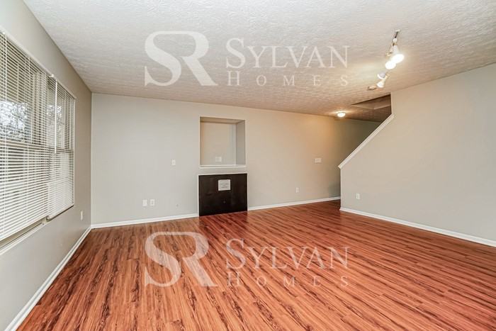 3983 Graves Dr - Photo 3 of 15
