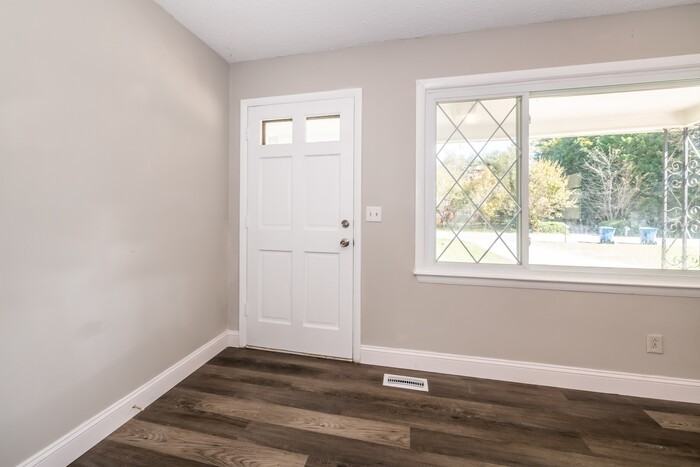 297 Morse St - Photo 2 of 31